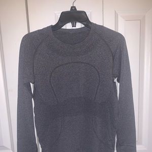 Grey lululemon swiftly tech